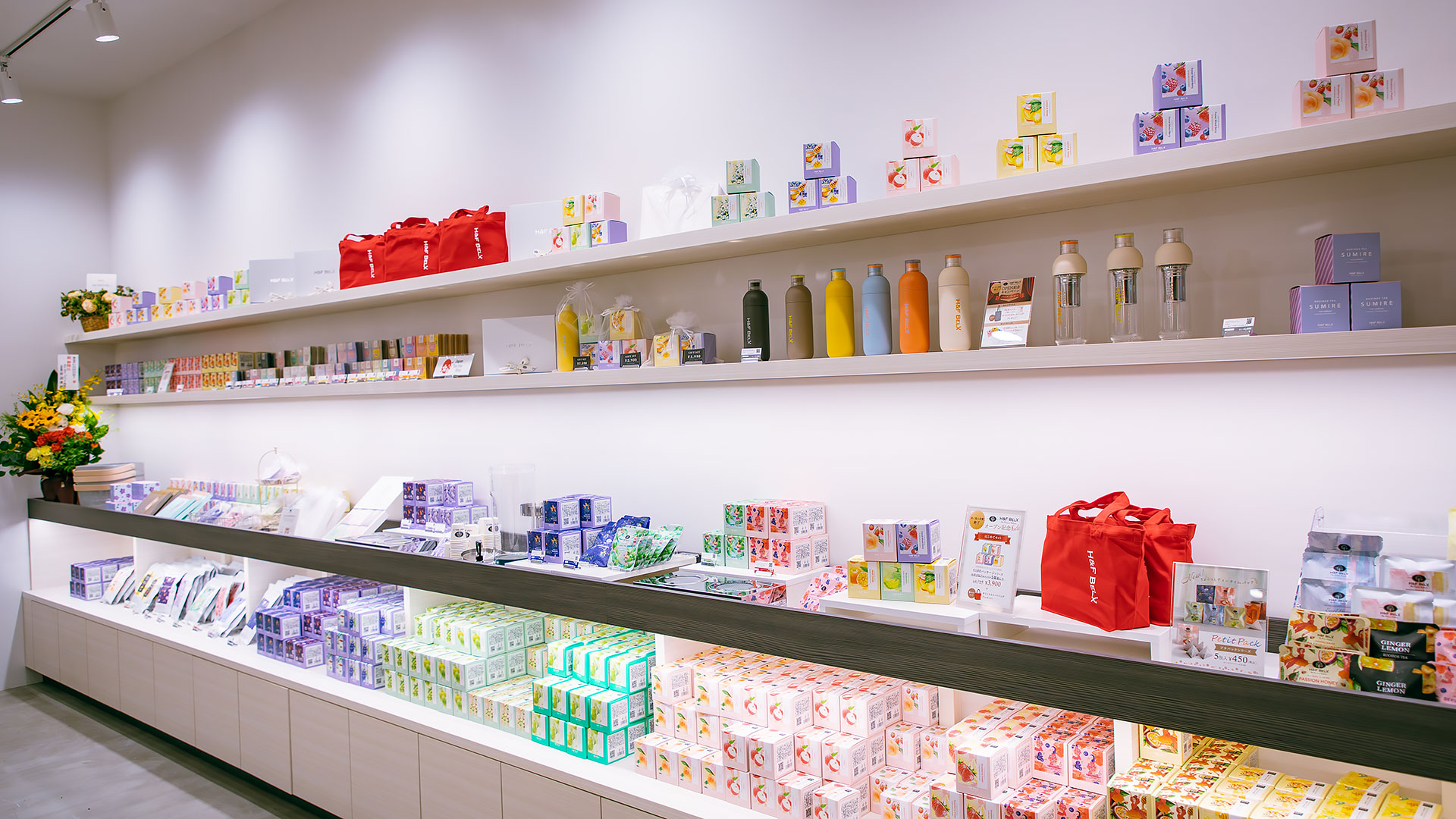 健康志向のノンカフェインティー専門店のテナント工事3