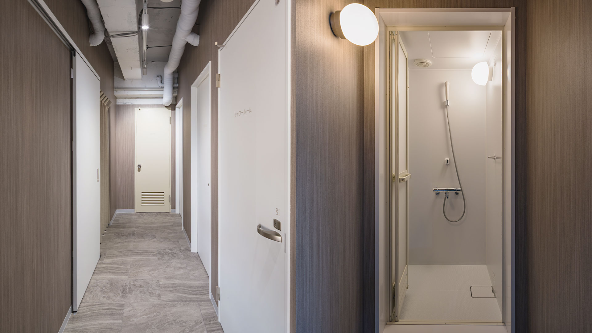 上品に洗練されたトレーニング空間のパーソナルジム5