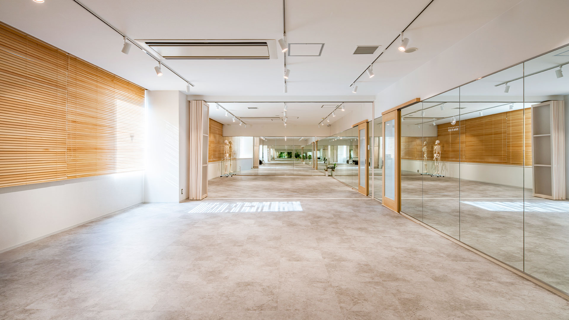 和のテイストが癒しを生むピラティススタジオの内装3