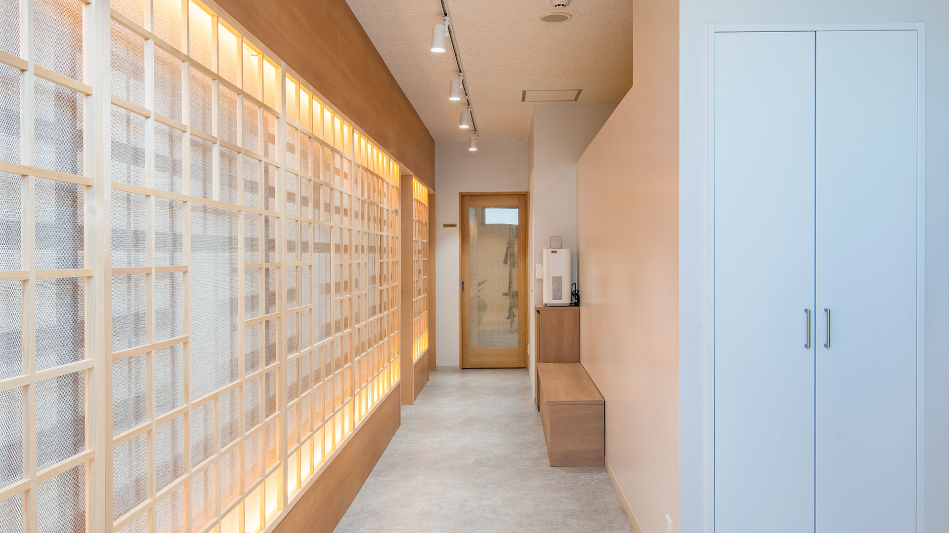 和のテイストが癒しを生むピラティススタジオの内装2