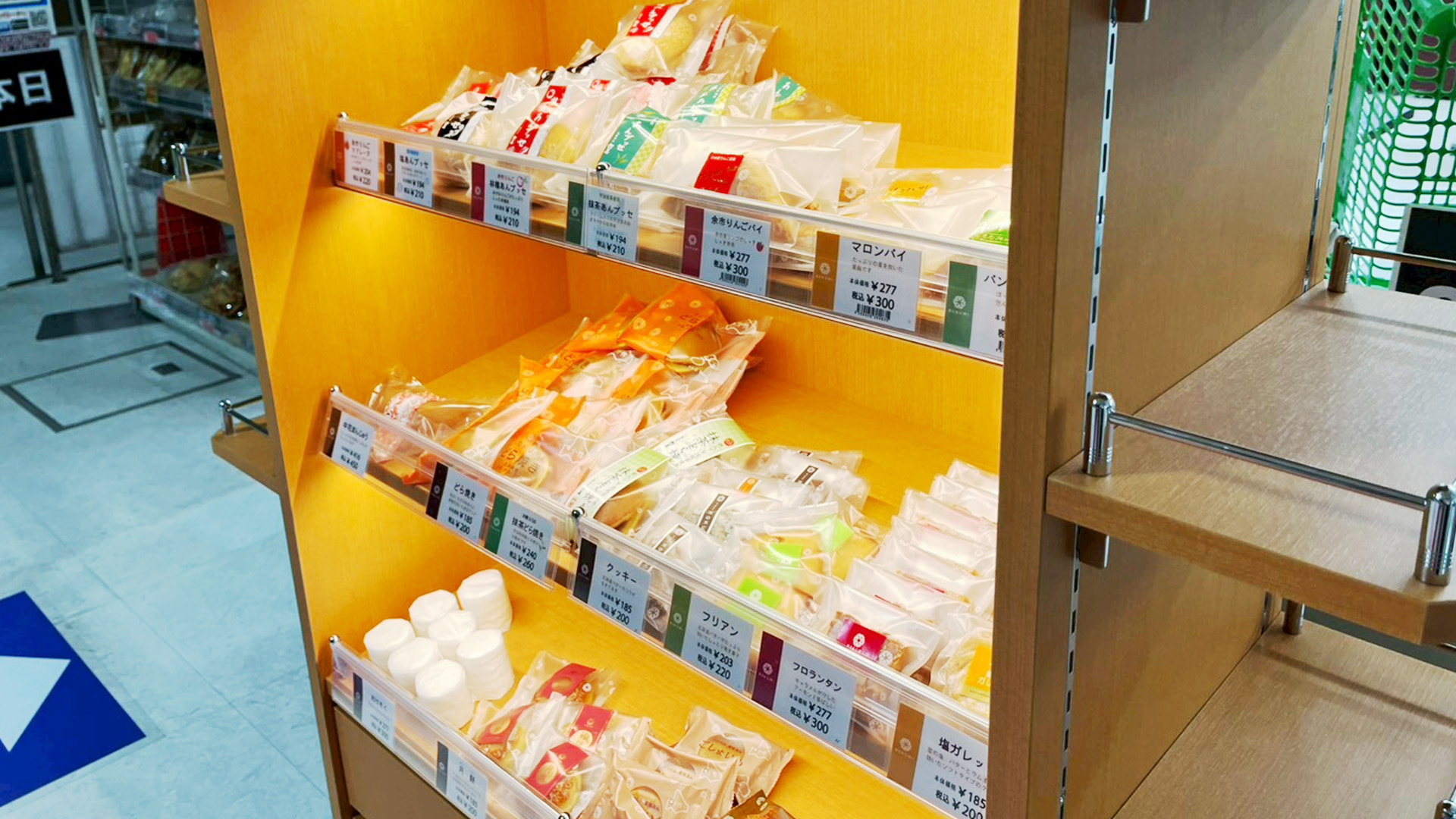 伝統あるお菓子店の什器制作6