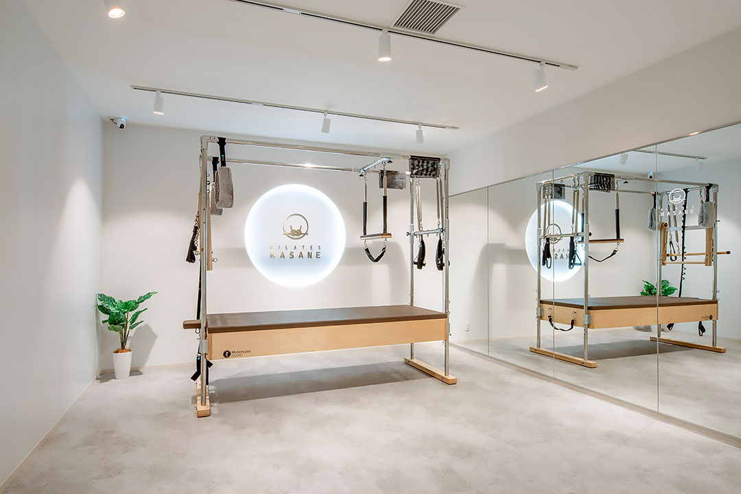和のテイストが癒しを生むピラティススタジオの内装