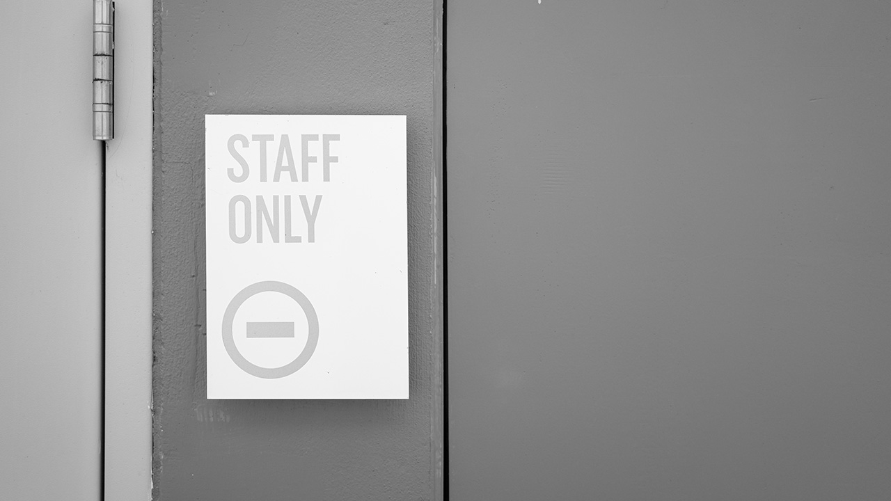 サインの誘導が安心感を高める！内装設計から考える「迷わない」動線づくり｜2026年1月19日