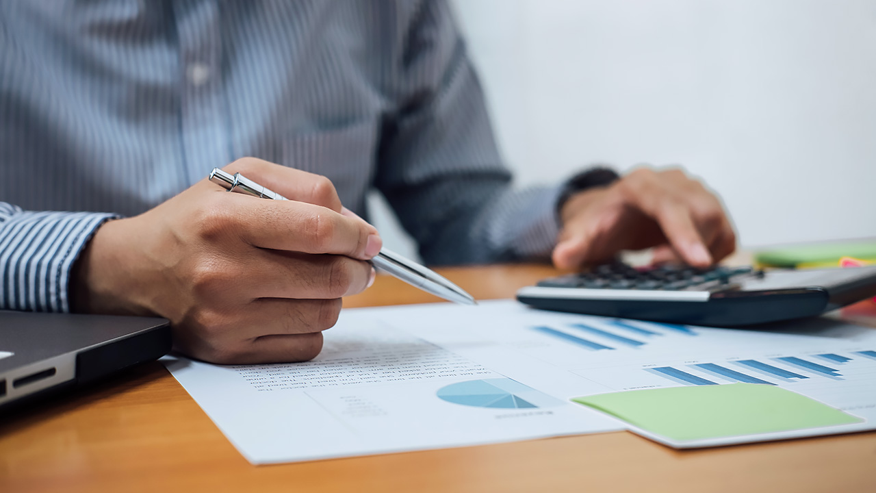 内装工事の勘定科目は？仕訳方法、所有・賃貸の処理の違いも詳しく解説｜2026年2月23日