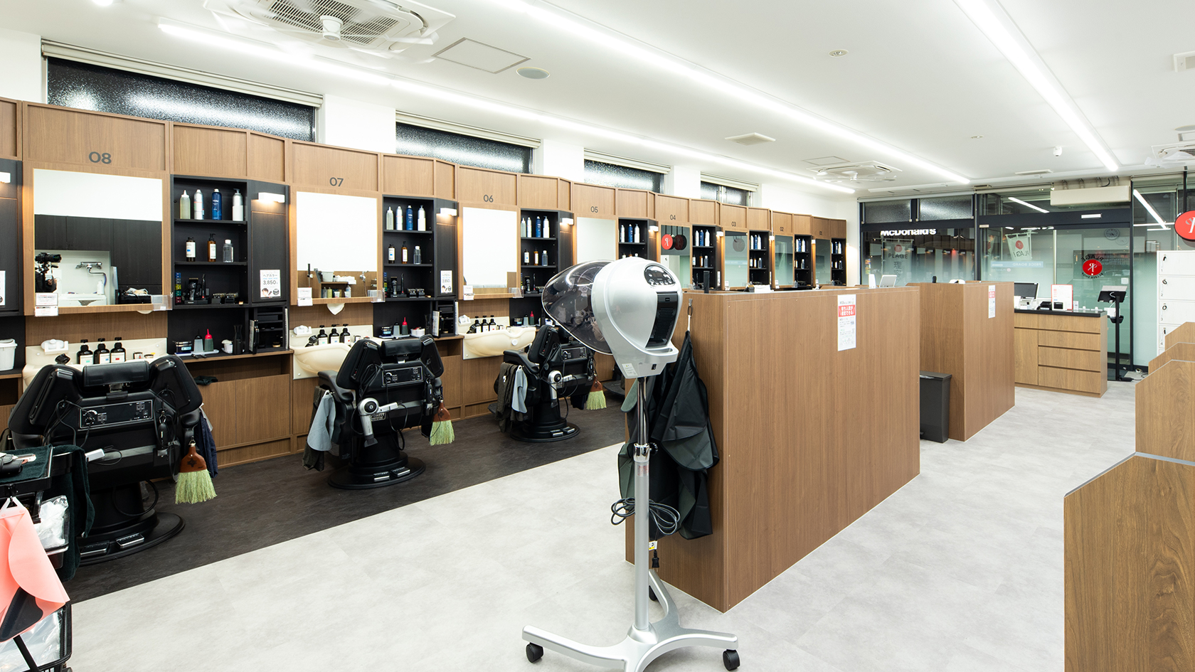 理容 店内